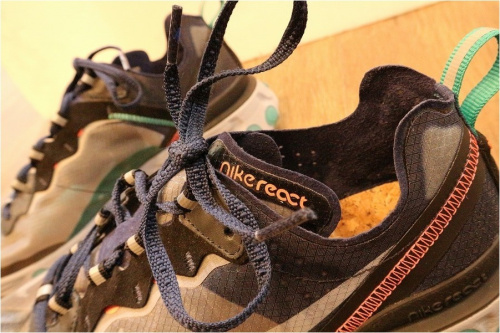 REACT ELEMENT 87 BLUEのリアクトエレメント