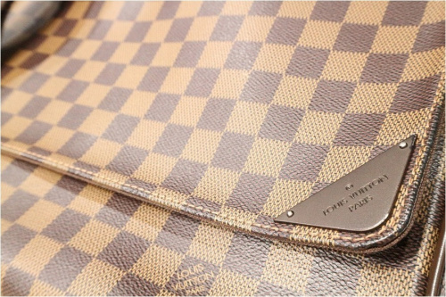 ルイヴィトンのシェルトンMM