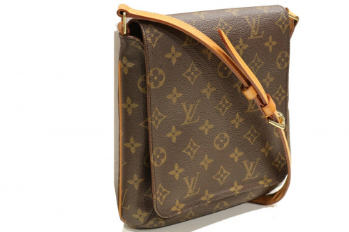 ラグジュアリーブランドのLOUIS　VUITTON