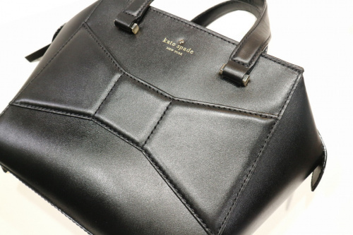 ラグジュアリーブランドのkate spade