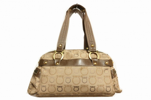 Salvatore Ferragamo¤Î¥µ¥ë¥ô¥¡¥È¡¼¥ì ¥Õ¥§¥é¥¬¥â