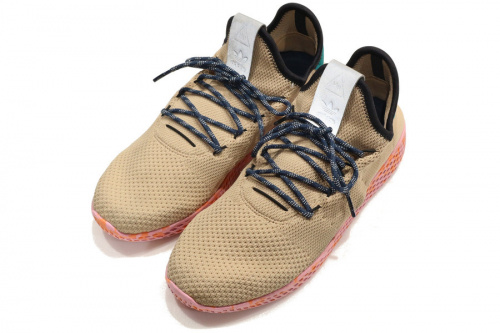 adidasのアディダス