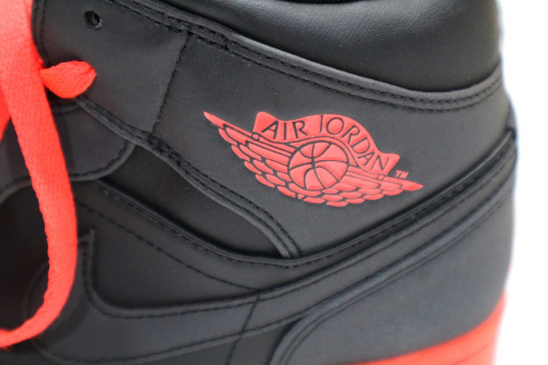 AIR JORDAN 1 MID BLACK/INFRARED 23の古着