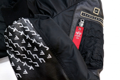 アンダーカバー