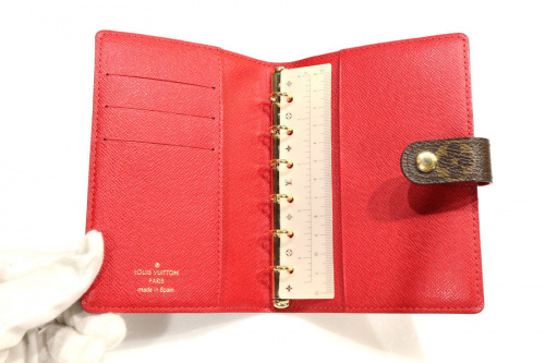 手帳カバーの市川