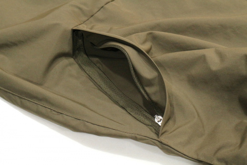 ヤエカのポリエステルジップスタンドカラー