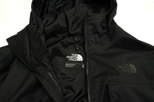 マウンテンパーカーの市川