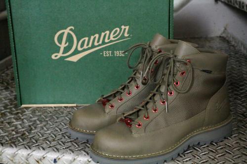 アウトドアブランドのDanner×Snow Peak