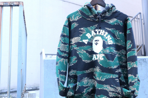 ストリートブランドのA BATHING APE