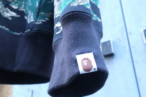 アベイシングエイプのパーカー