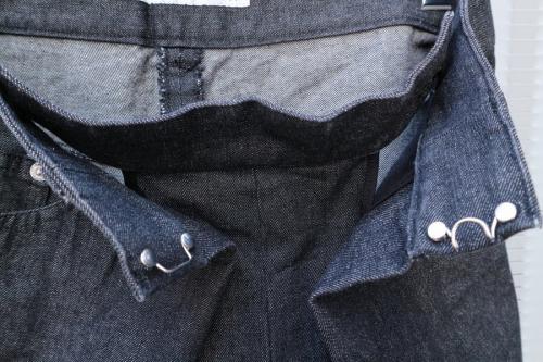 ジョンローレンスサリバンのデニムパンツ