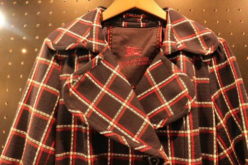 バーバリーブルーレーベルのトレンチコート