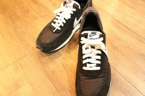 アンダーカバー x ナイキのスニーカー