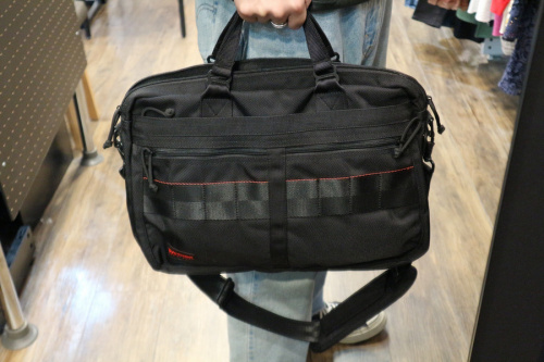 ビジネスアイテムのBRIEFING