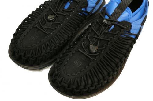 キーンのスニーカー