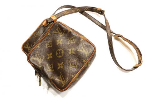 ブランドバッグのモノグラム