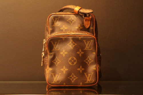 ラグジュアリーブランドのLOUIS VUITTON 　