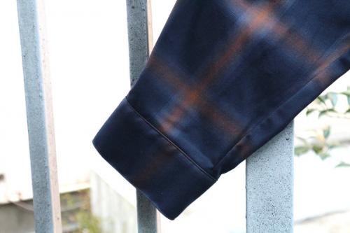 蝉の羽の模様みたいなシャツの古着