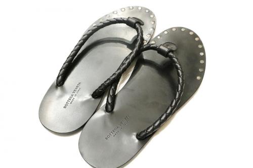 ボッテガベネタのレザーサンダル