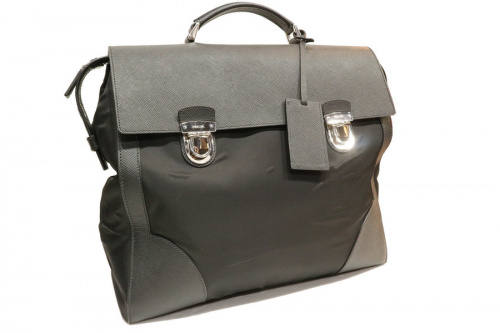 ラグジュアリーブランドのPRADA