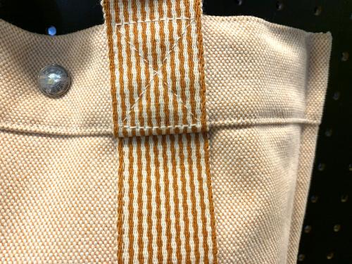 エルメスのキャンバストートバッグ