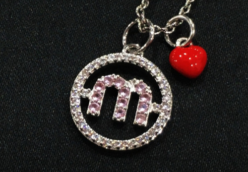 フェミニンブランドのMIU MIU