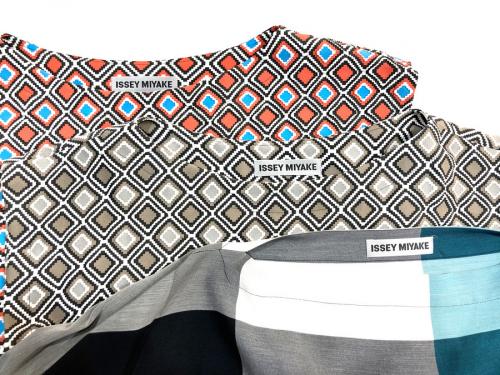 イッセイミヤケのデザインブラウス