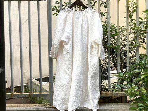 ネストローブのリネンワンピース