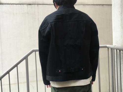 ヤヌークのデニムジャケット