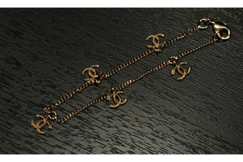 シャネルのココマークブレスレット