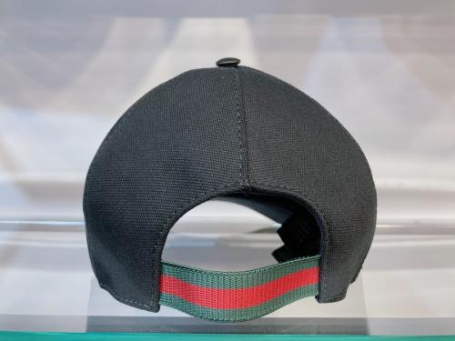 グッチのキャップ