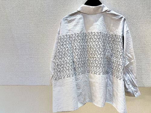 ミナ ペルホネンの刺繍シャツ