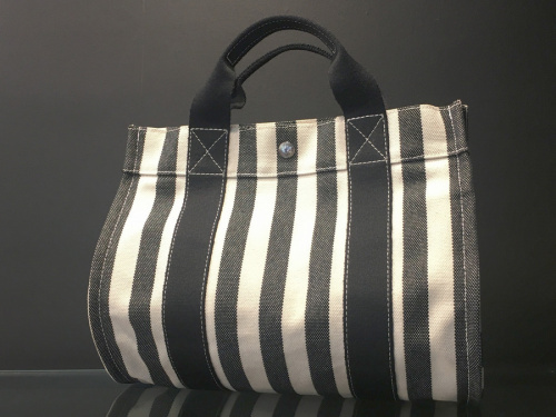 ラグジュアリーブランドのHERMES