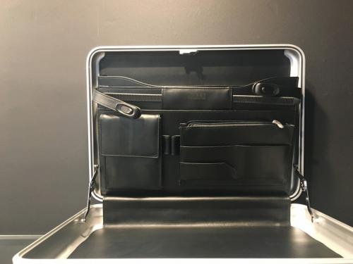 ゼロ ハリバートンのバッグ