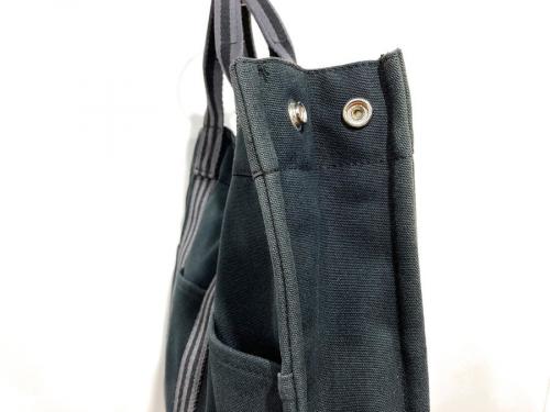 エルメスのキャンバストートバッグ