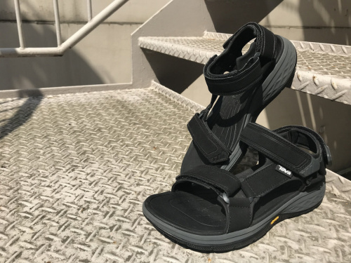 アウトドアブランドのTEVA