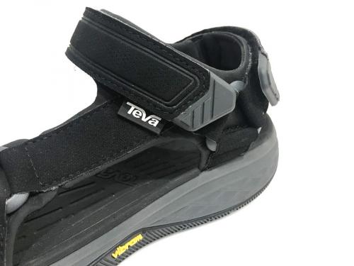 テバのスポーツサンダル