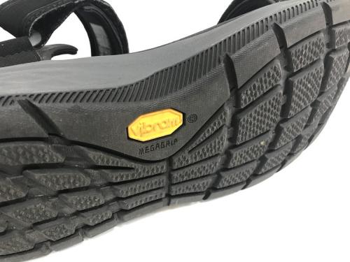 スポーツサンダルのハリケーン