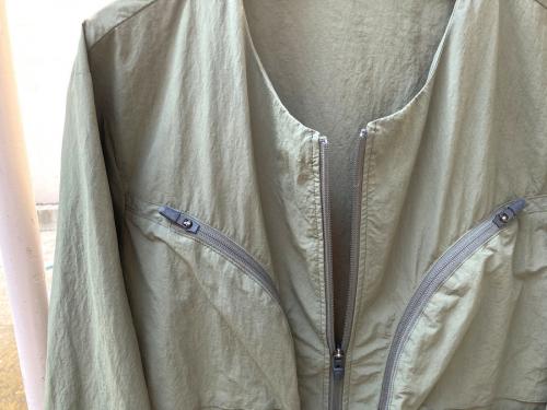 ノーカラージャケットの古着