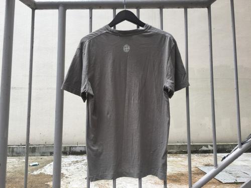 ストーンアイランドのTシャツ