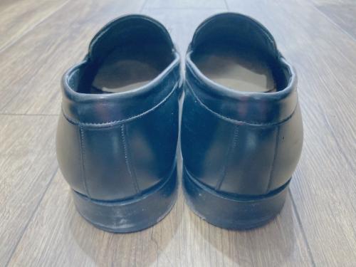 ジョセフチーニーのカーフローファー