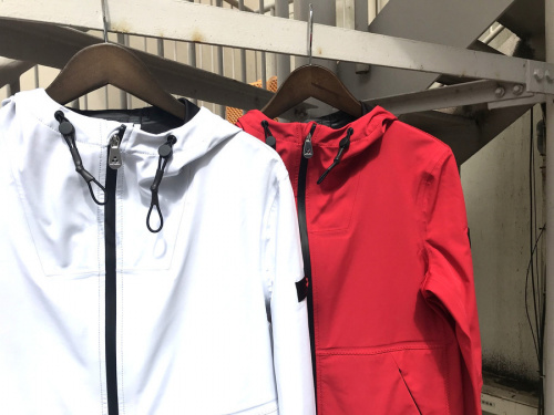 インポートブランドのPEUTEREY