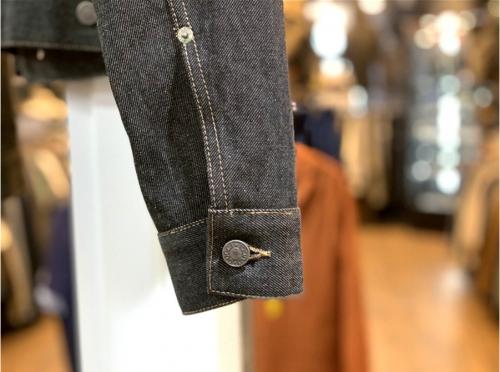 デニムジャケットのシェリー