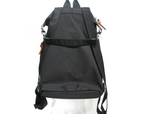 ディーゼルのナイロンリュック