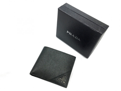 ラグジュアリーブランドのPRADA