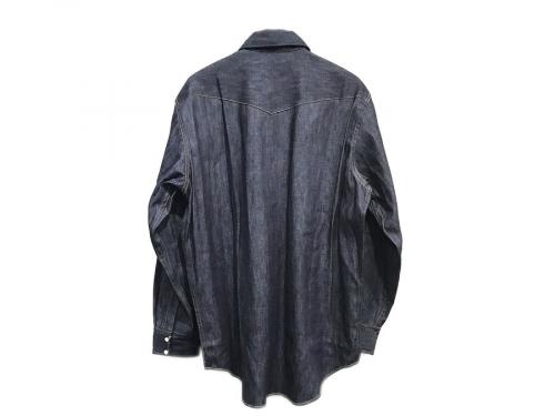 ブルーブルーのコンチョボタンデニムシャツ