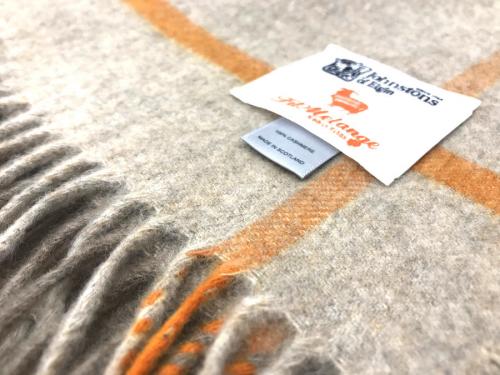 ダブルネーム大判カシミヤストールのマフラー