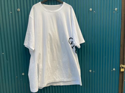 グラウンドワイのロゴTシャツ