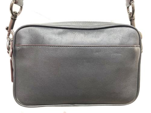 コーチのアカデミークロスボディ