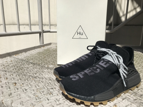 スニーカーのadidas